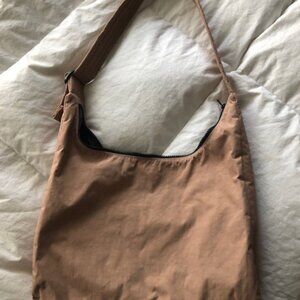 BAGGU Nylon Shoulder Bag in Cocoa